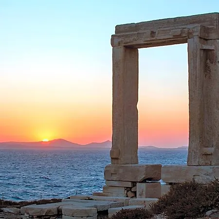 Naxos Finest فندق *